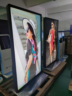 Kiosco de pantalla táctil de publicidad de pantalla completa con vida útil de 60000 horas